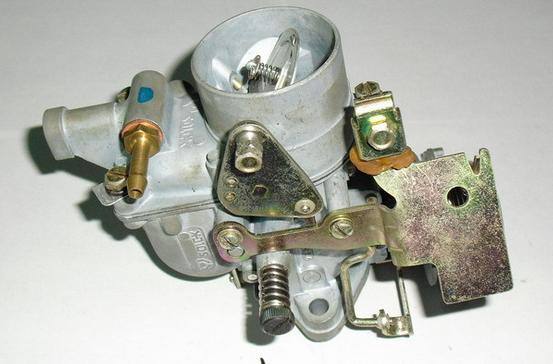 標(biāo)致404汽車化油器