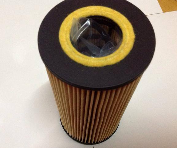 奔馳奧斯龍紙制HU951X環(huán)保機(jī)油濾清器 濾芯