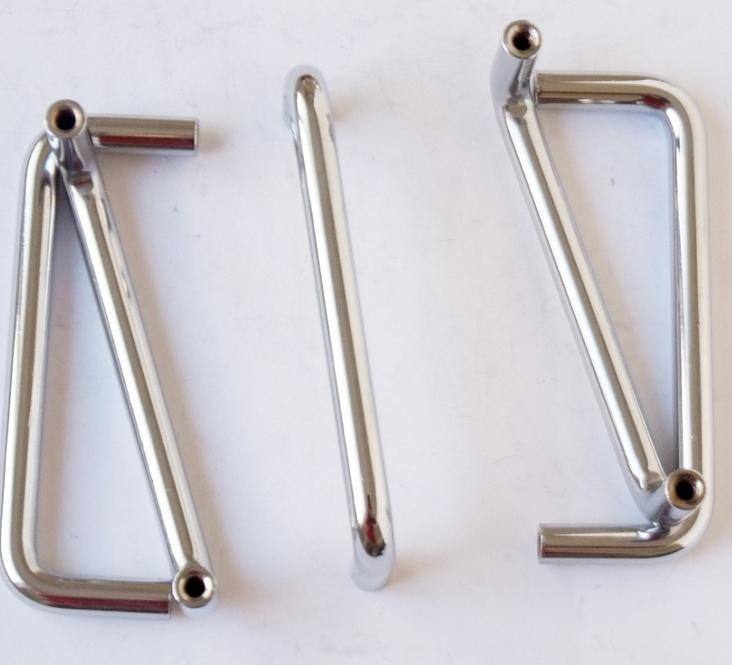 德樂五金公司專業(yè)生產以鋅合金為材料的拉手 LS1050