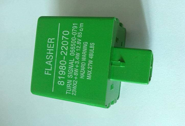 廠家供應(yīng)豐田綠殼12V閃光器3插