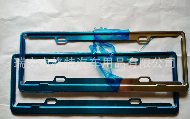 廠(chǎng)家低價(jià)供應(yīng)原色航空鋁新交規(guī)牌照框 無(wú)處理新交規(guī)太空鋁車(chē)牌架