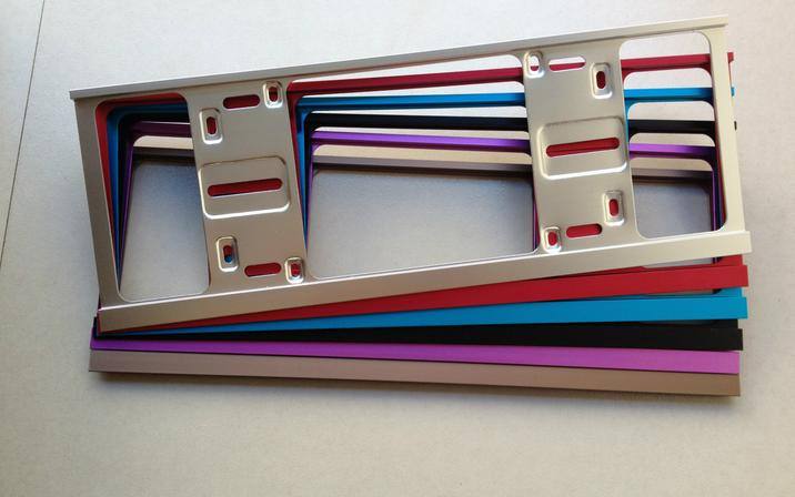 專業(yè)廠家直銷鎂合金車牌架