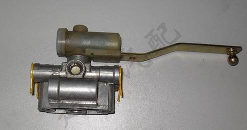 重型車制動(dòng)器配件：奔馳高度閥