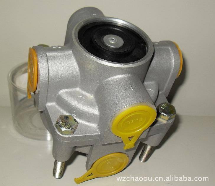 重型車(chē)零配件：繼動(dòng)閥973 001 010 0