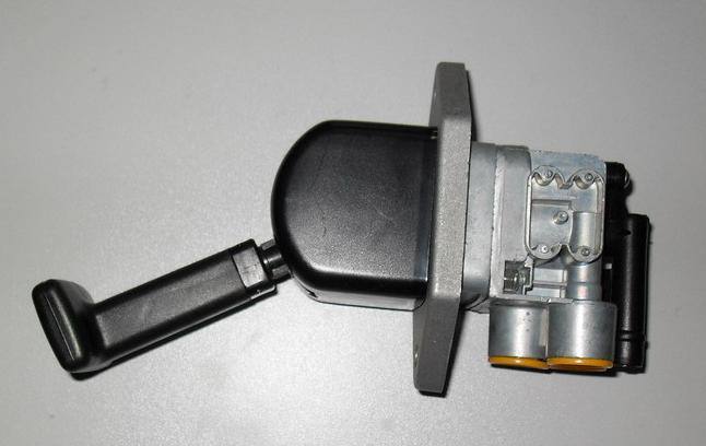 重型車零配件：供應手制動閥