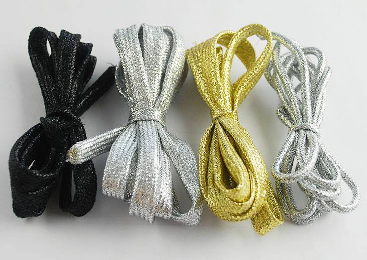 廠家直銷供應(yīng)滌綸織帶時尚流行 多色潮人百搭金銀絲鞋帶批發(fā)
