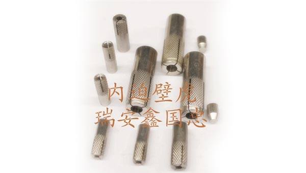 內迫壁虎（頂爆）