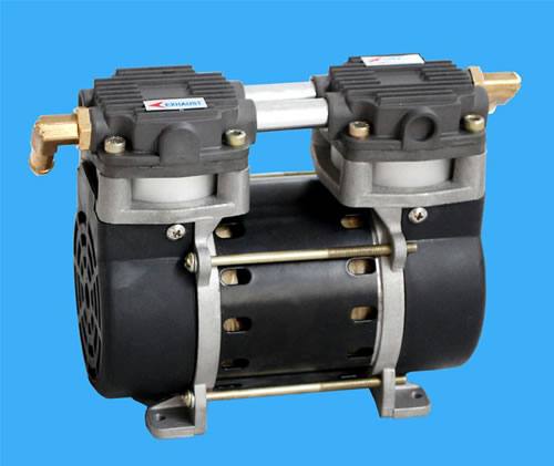 小型無(wú)油空壓機(jī)