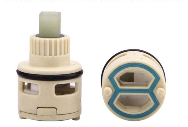 22#塑料柄90度分水閥芯 J2204