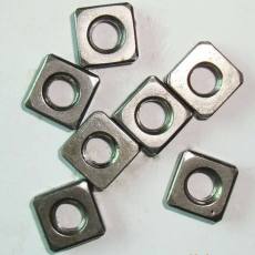 11對(duì)邊M6四方螺母