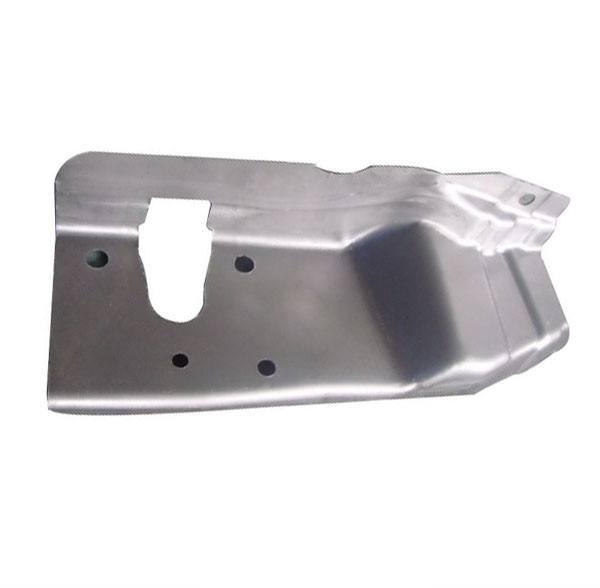 前車門鎖安裝加強板