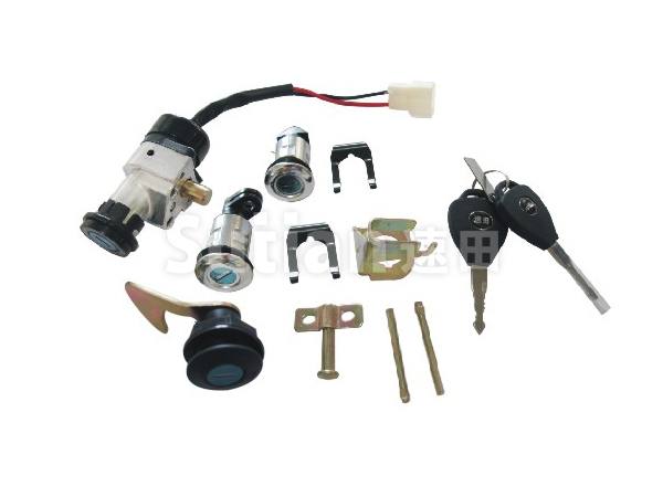 ST611超越四鎖 電動車鎖具 電動車套鎖