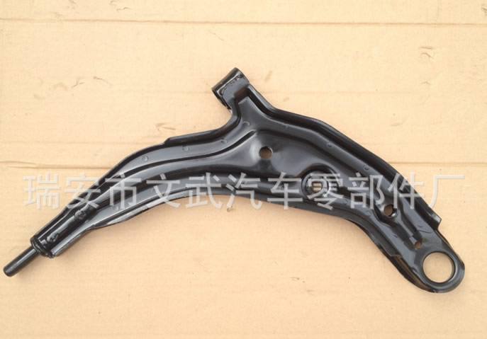 尼桑K11下懸掛/控制臂/擺臂/懸掛臂54500-4F105 54501-4F105