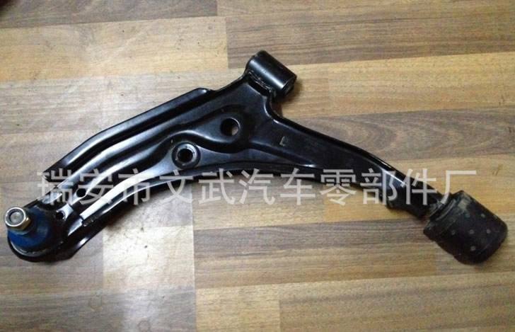 尼桑陽(yáng)光N15/B14下懸掛/控制臂/擺臂/懸掛臂54500-0M010 R/L