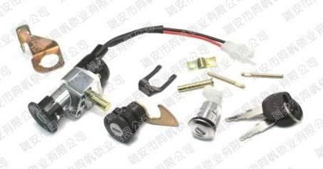 TF-001 發現者龍頭三鎖