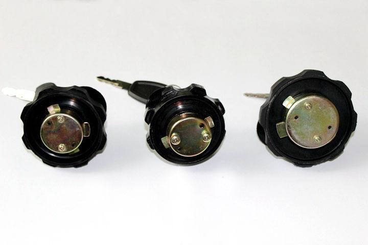 YYH-1046型、新躍進、金龍客車油箱蓋（后視圖）