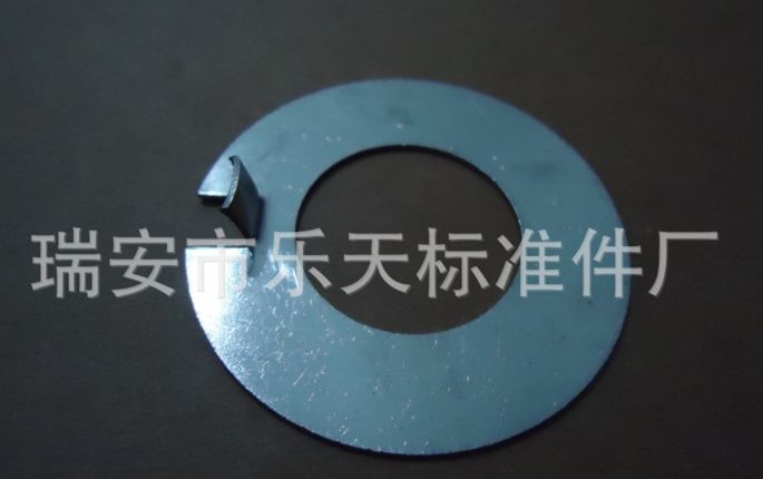 外舌止動墊圈應用于機械工業(yè)的緊固件