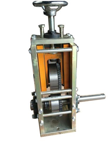 PP打包帶壓花機