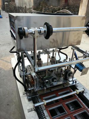 豆腐鴨血灌裝封口機(jī)