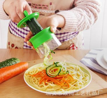 廚房神器 將黃瓜土豆胡蘿卜蔬菜切成面條狀 切長絲器