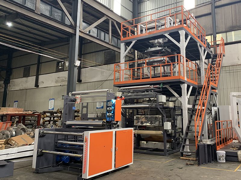 3層下吹水冷吹膜機(jī)