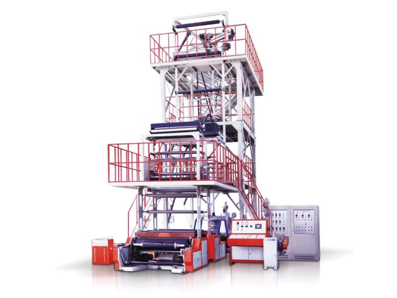 三層共擠牽引旋轉(zhuǎn)內(nèi)冷吹膜機(jī)