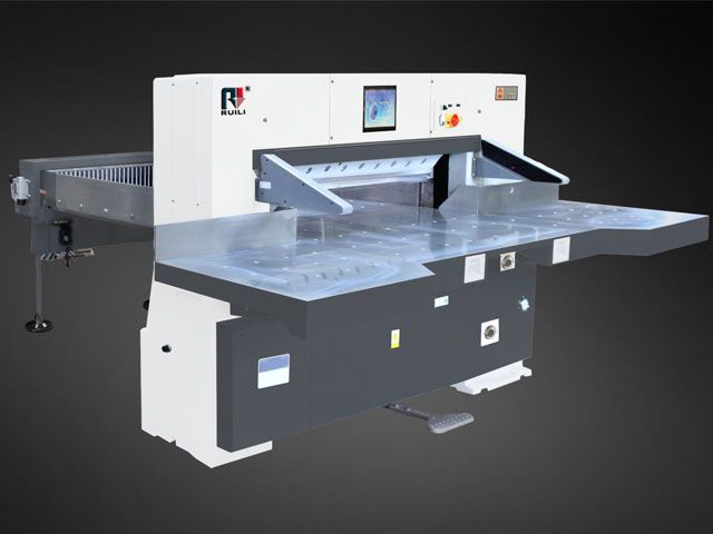 QZYK1370CD 程控切紙機