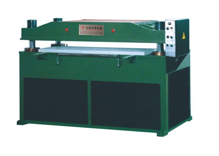 油壓平面四柱式裁斷機